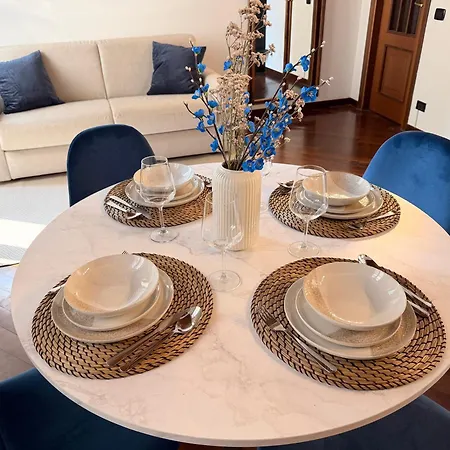 Luxury Gem In Center - Walk To & Trains
