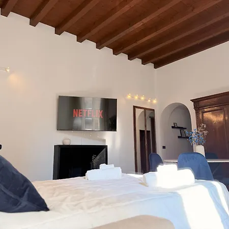 Luxury Gem In Center - Walk To & Trains Apartamento *