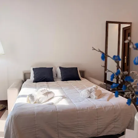 Luxury Gem In Center - Walk To & Trains Apartamento
