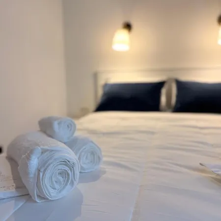 Luxury Gem In Center - Walk To & Trains Apartamento *