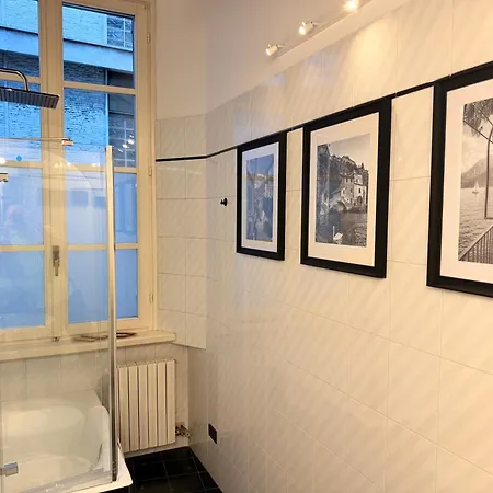 Luxury Gem In Center - Walk To & Trains *