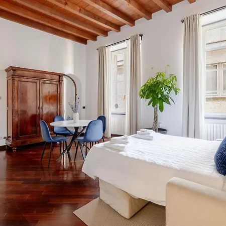 Luxury Gem In Center - Walk To & Trains Apartamento Como