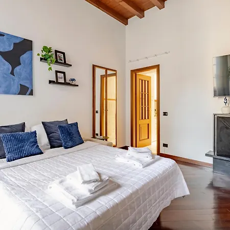 Luxury Gem In Center - Walk To & Trains Apartamento