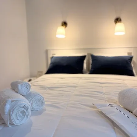 Luxury Gem In Center - Walk To & Trains *