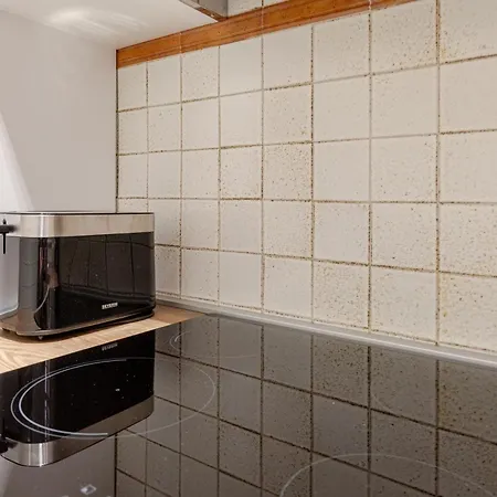 Luxury Gem In Center - Walk To & Trains Apartamento *