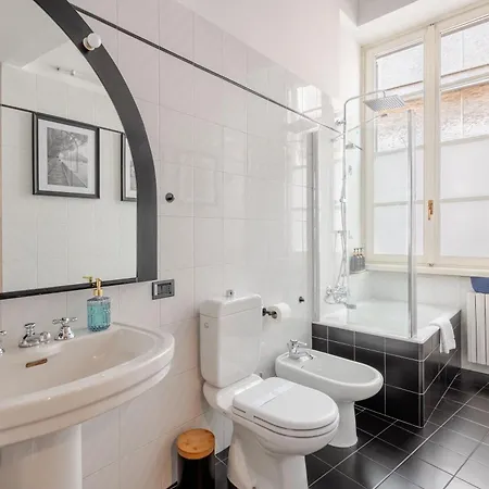 Luxury Gem In Center - Walk To & Trains Apartamento Como