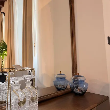 Luxury Gem In Center - Walk To & Trains Apartamento