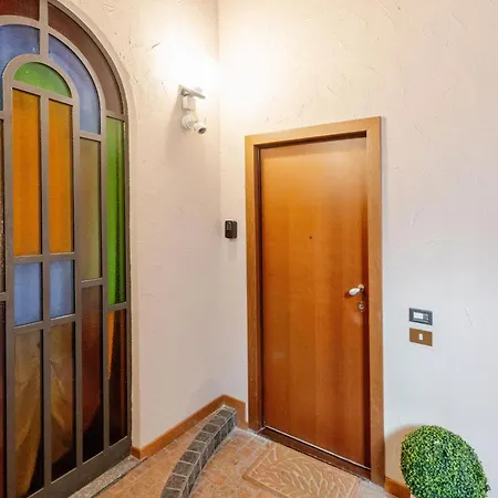 Apartamento Luxury Gem In Center - Walk To & Trains Como